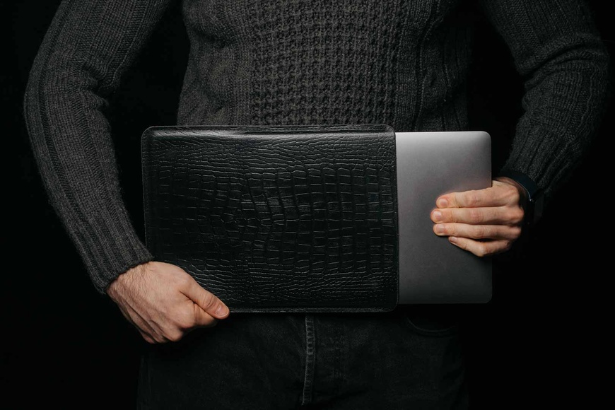 Кожаный чехол для MacBook FlatCase Черный Кайман 13.3 LC05BLK-13 фото