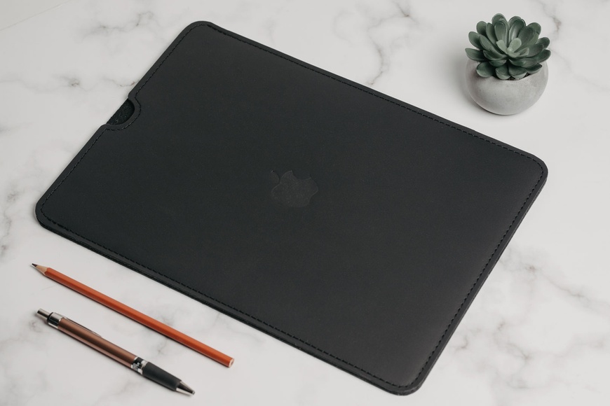 Кожаный чехол для MacBook FlatCase Черный Матовый 14 LC05BLM-14 фото