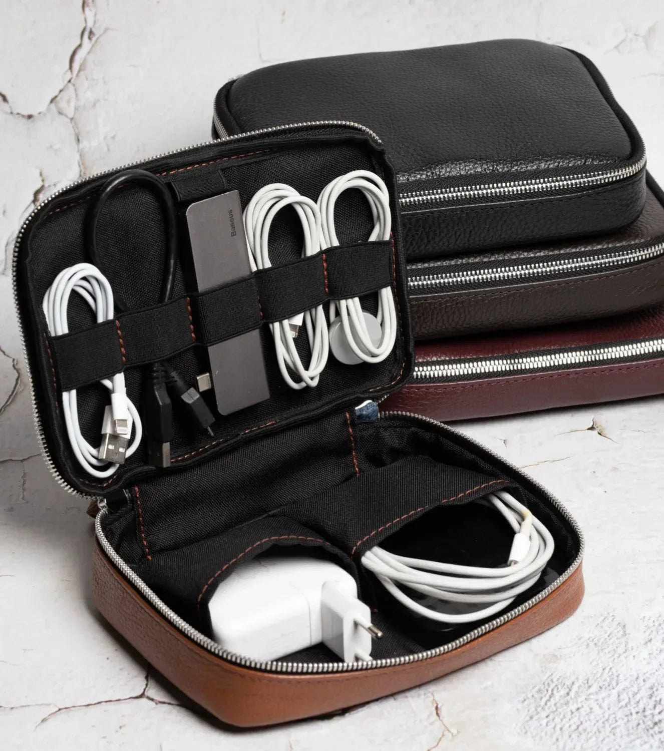 Travel Tech Organizers & Cable Bags - Wenderfarer