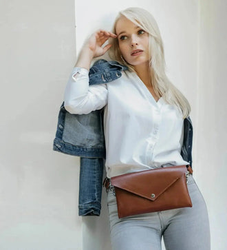 Шкіряна жіноча сумка-трансформер на пояс і через плече | Crossbody-конверт, фото 13 — Skin&Skin
