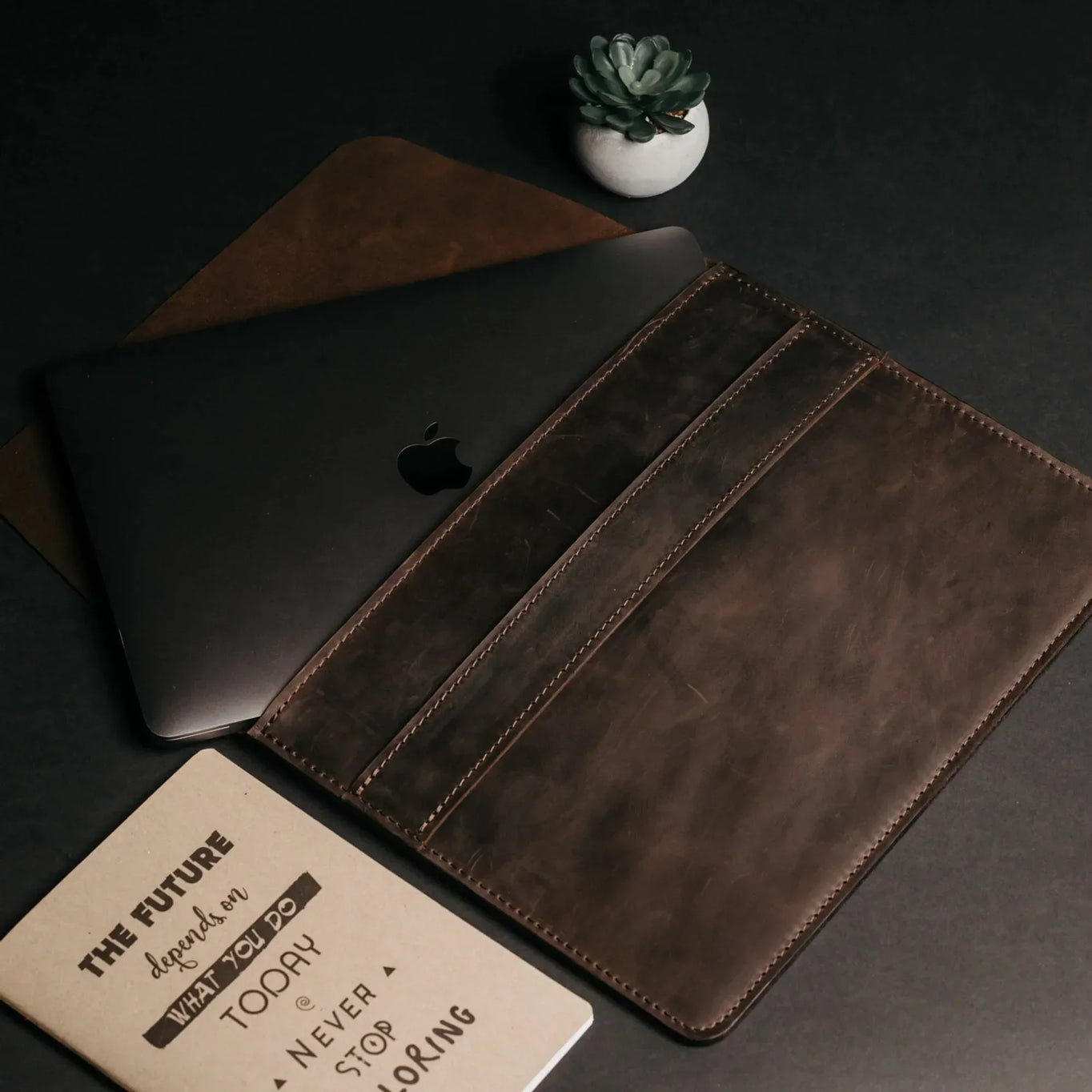 Vintage Leather Sleeve for Macbook - All sizes | Chocolate Brown - Skin and Skin
