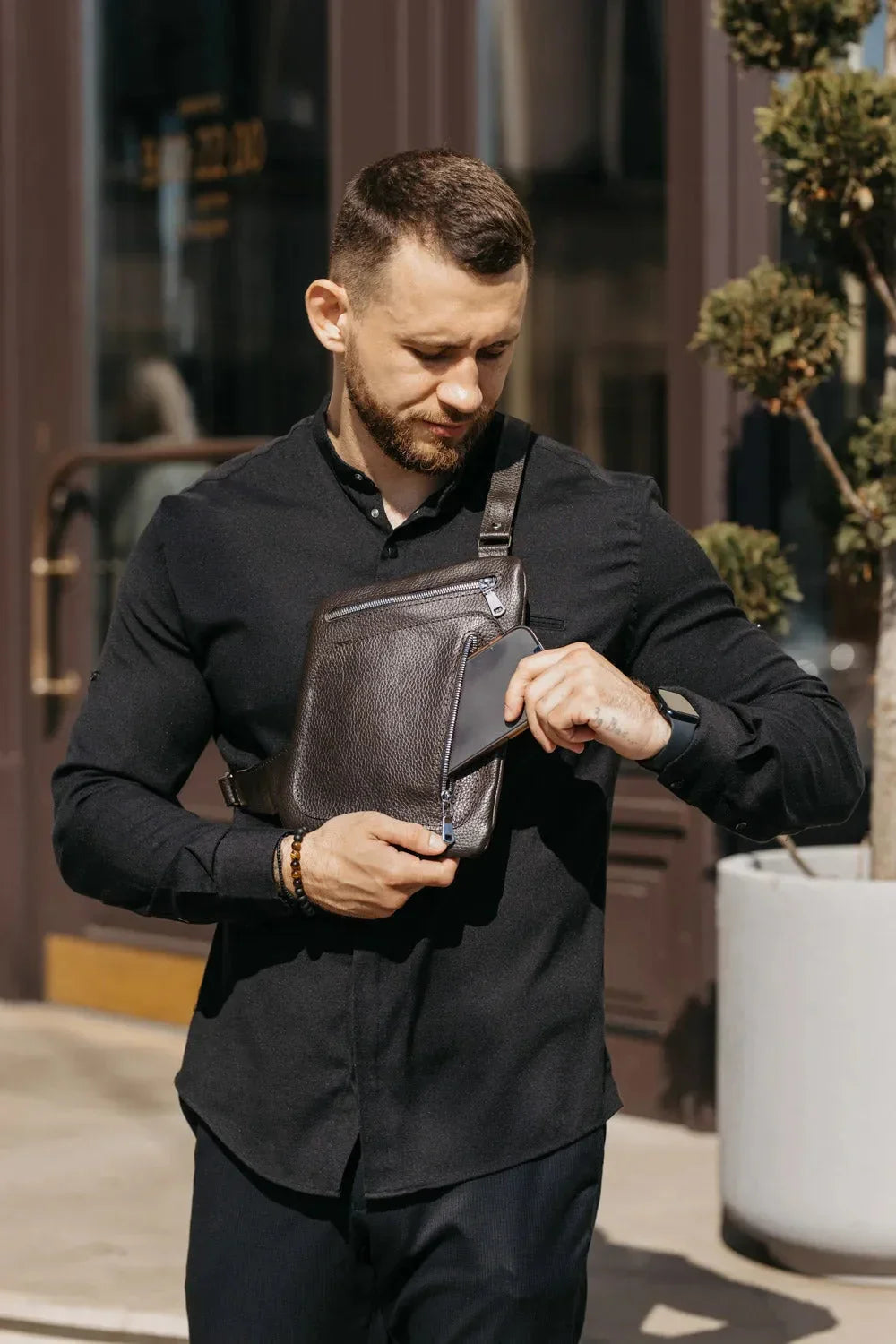 Чоловічий слінг із зернистої шкіри | Hidden