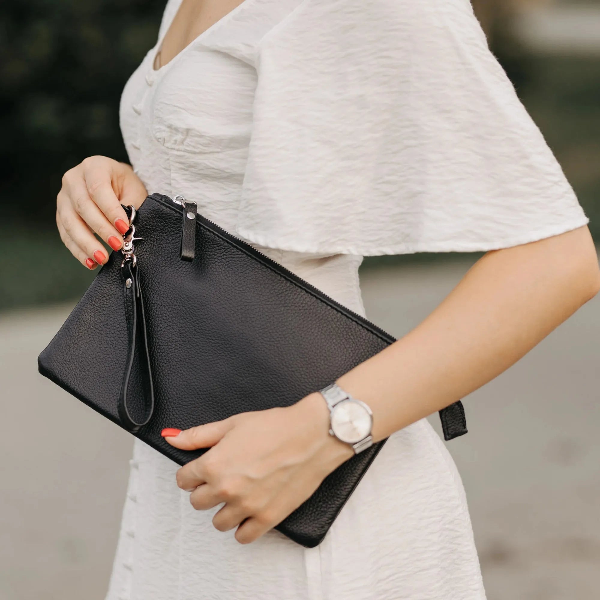 Zippered Full grain Leather Clutch | Graini Black - Skin and Skin
