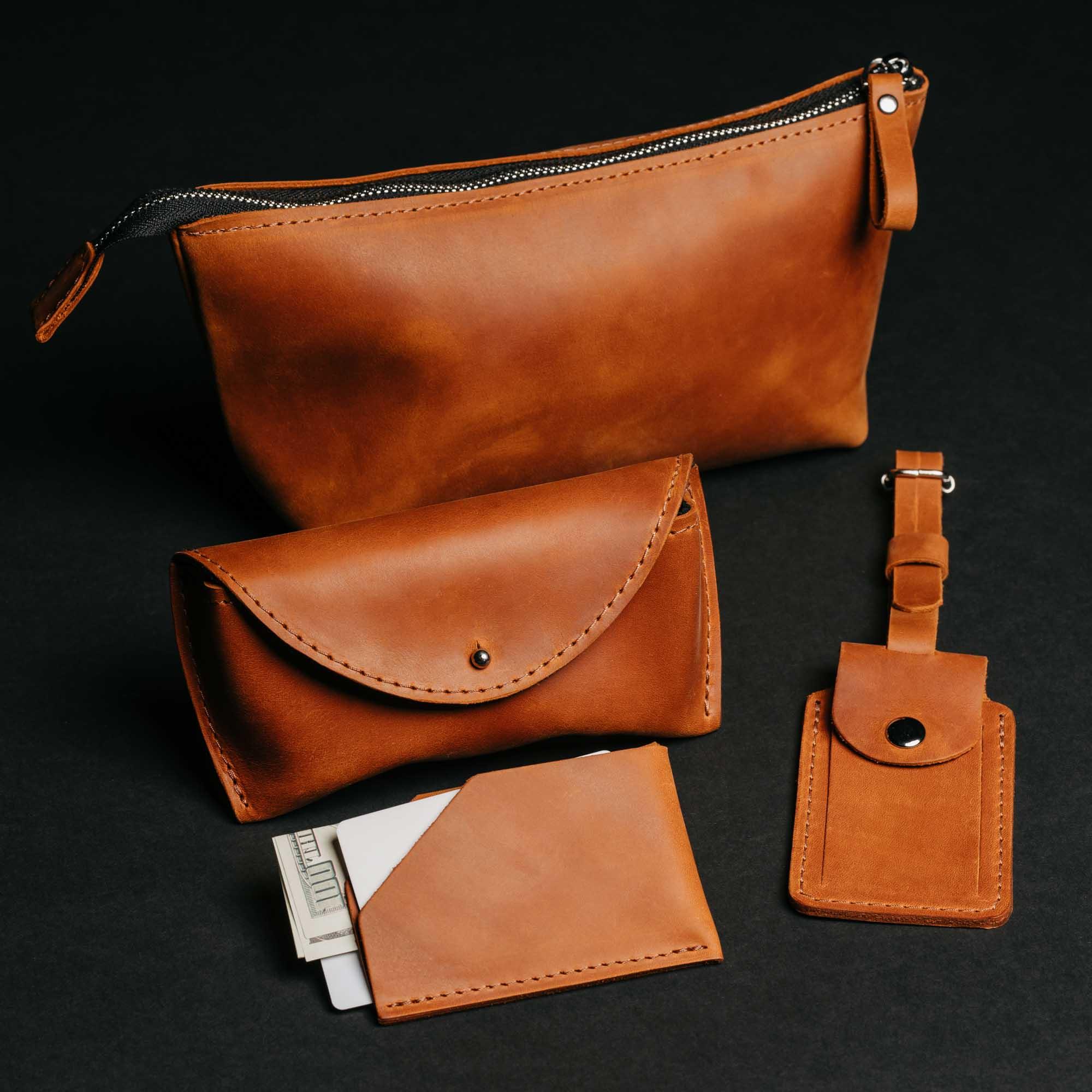Набір дорожніх аксесуарів з натуральної шкіри