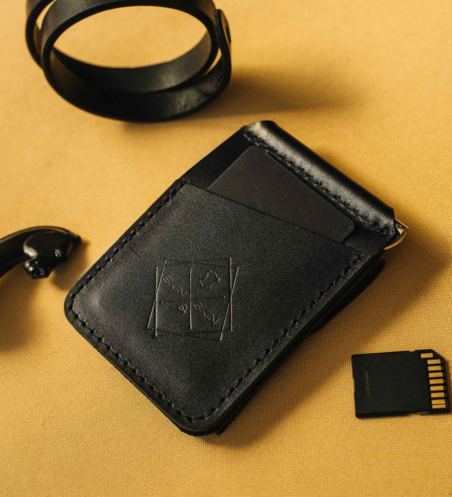 Шкіряний зажим для грошей з монетницею