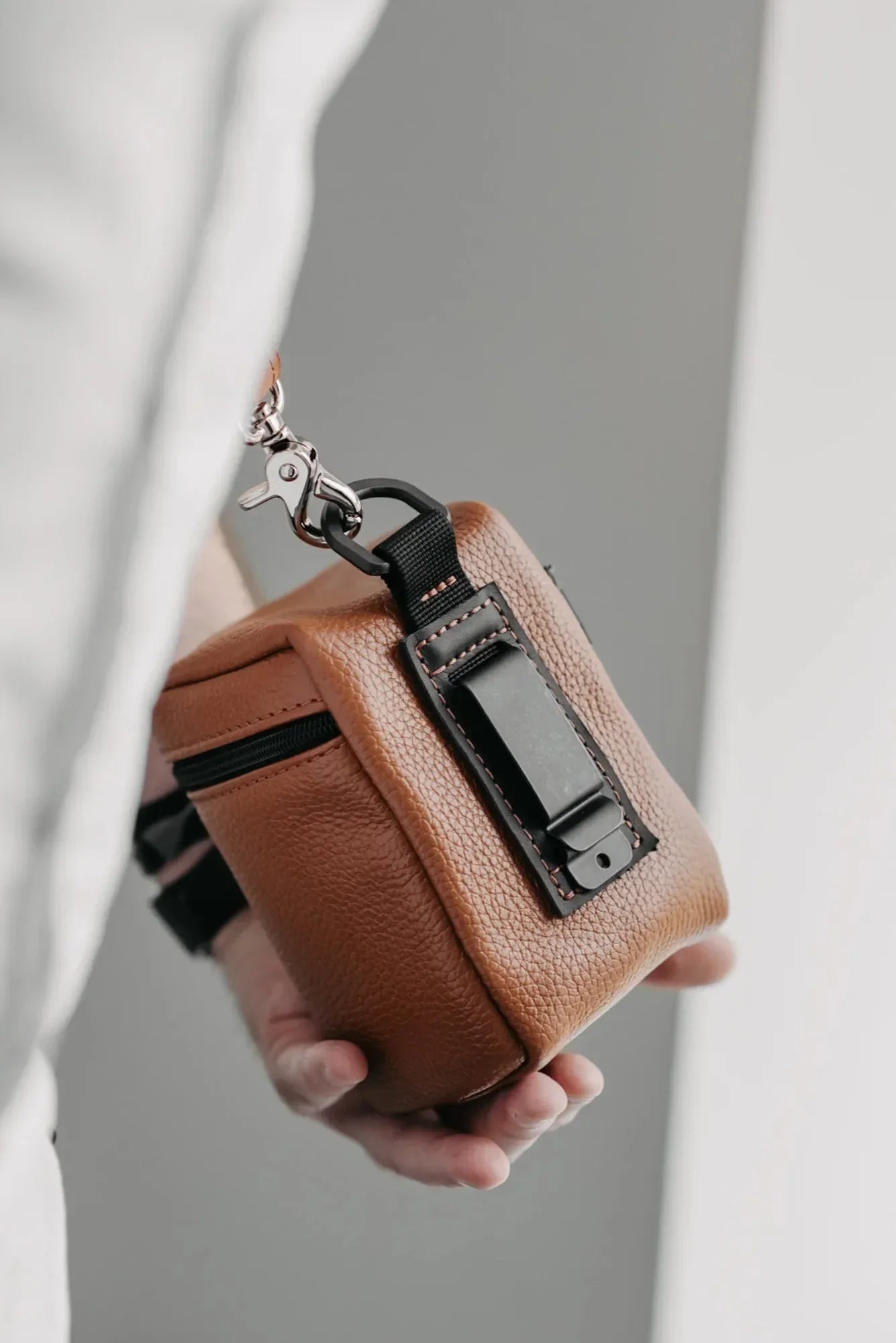 Full-Grain Leather Camera Lens Case | Cognac - Skin and Skin