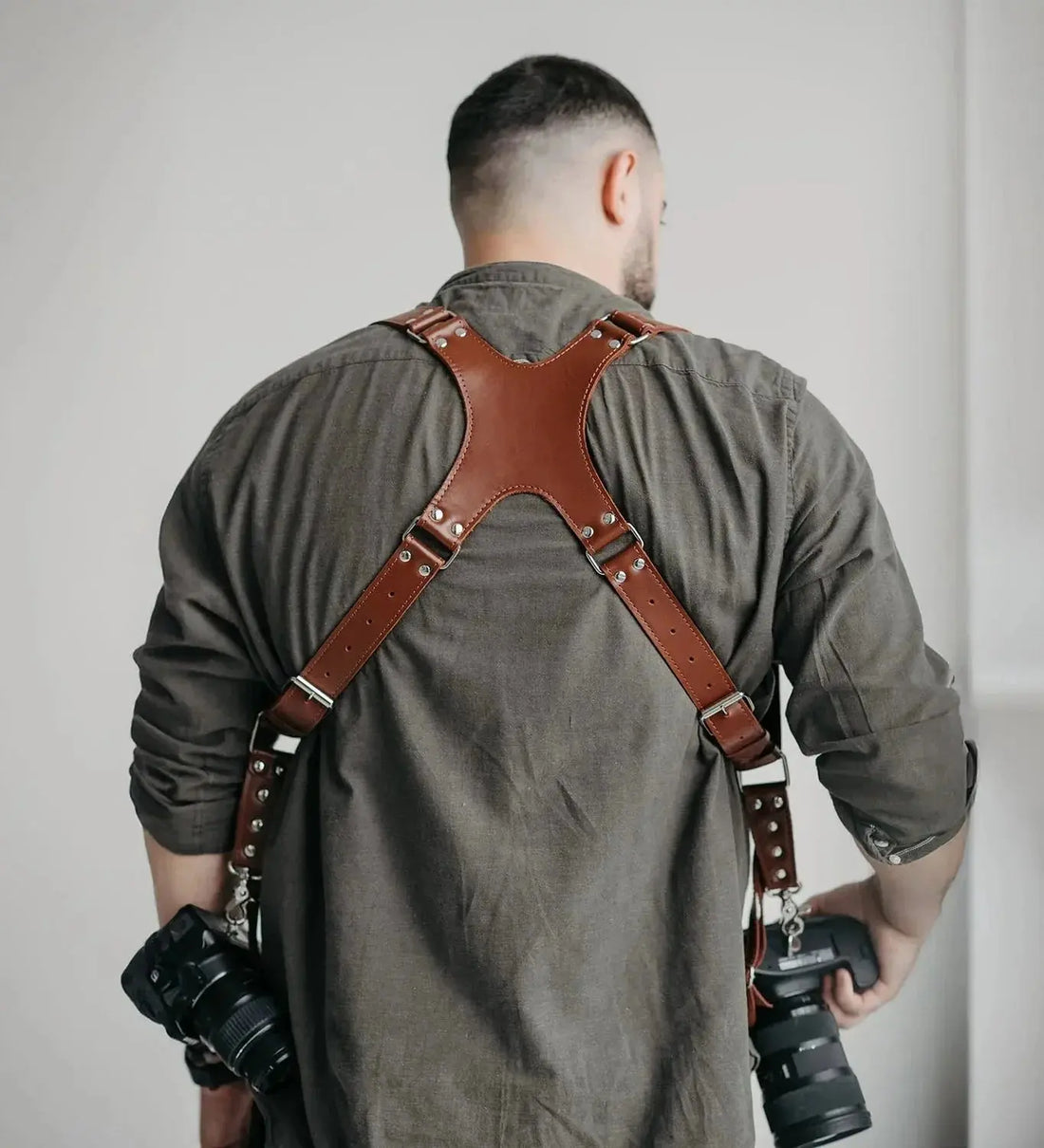 Розвантажувальний шкіряний ремінь для фотографа на 2 камери — Skin&Skin