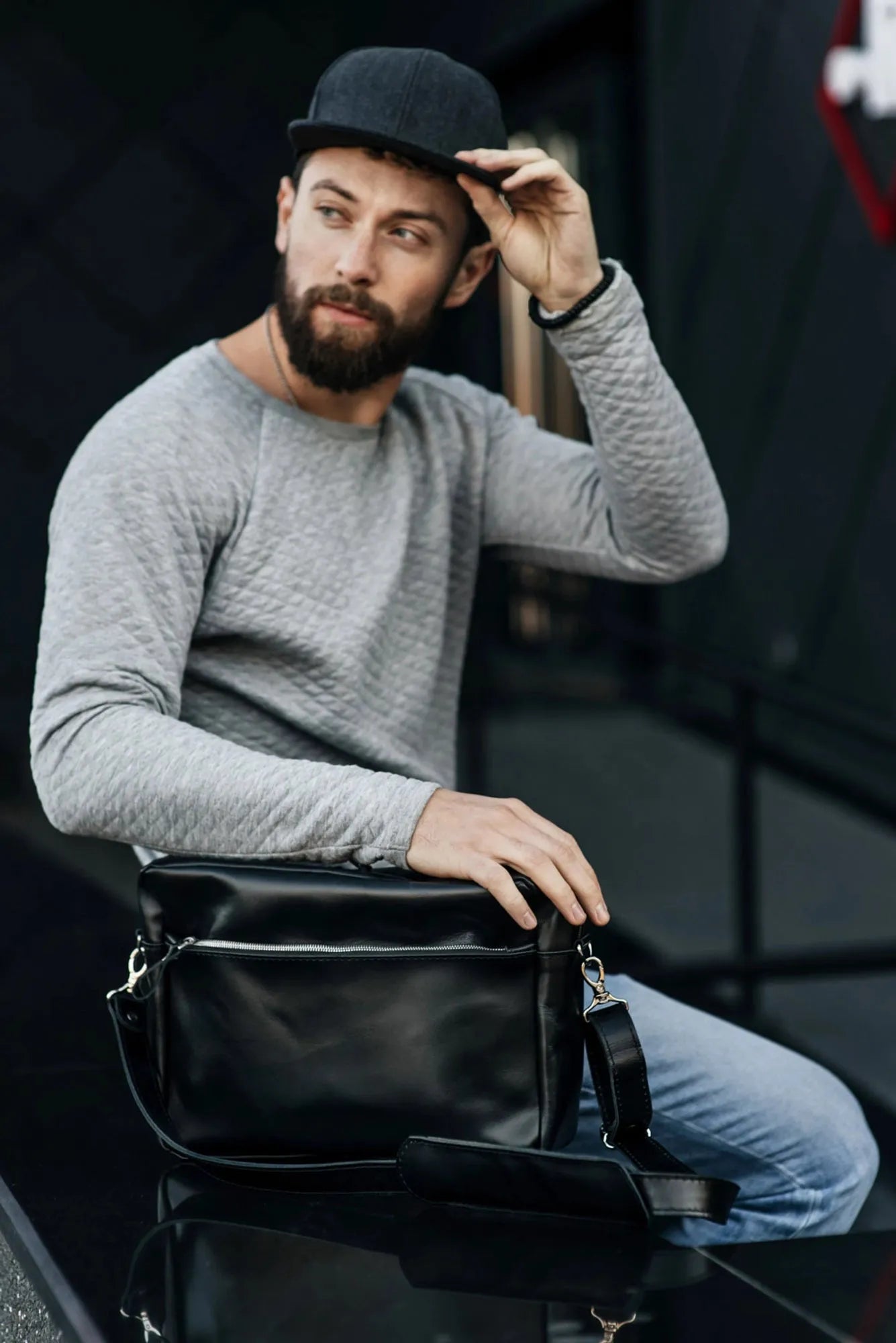 Everyday Leather Messenger with Zip | Smooth Black - Skin and Skin