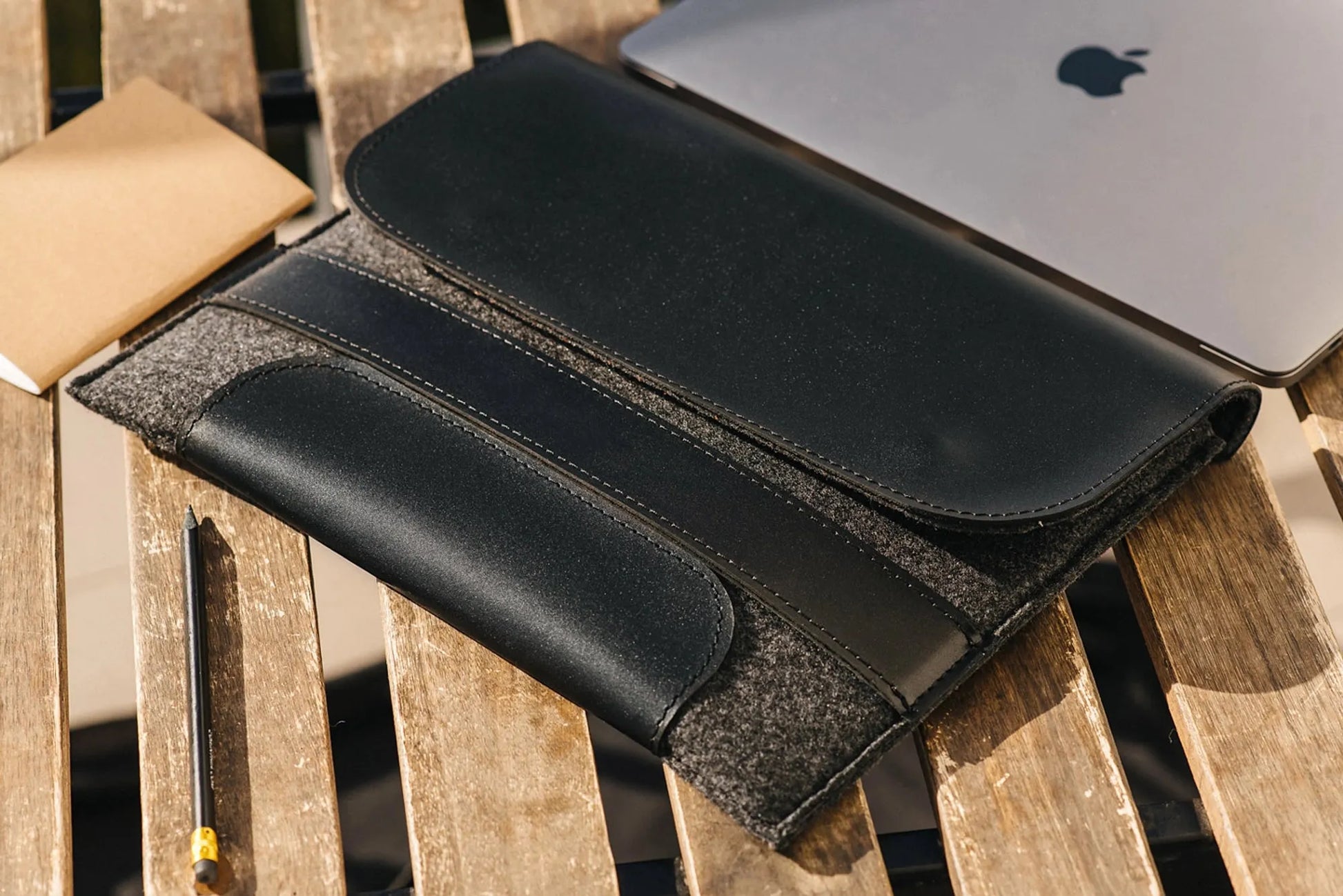 Leather & Wool MacBook Case | Smooth Black - Skin and Skin