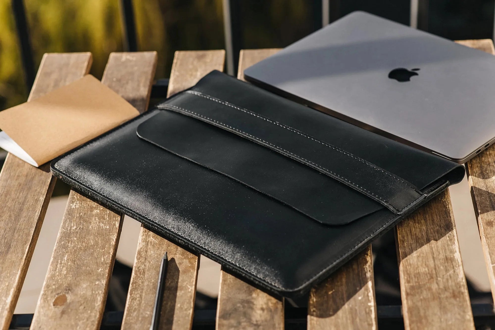 Matted Leather Sleeve for Macbook - All sizes | Black - Skin and Skin