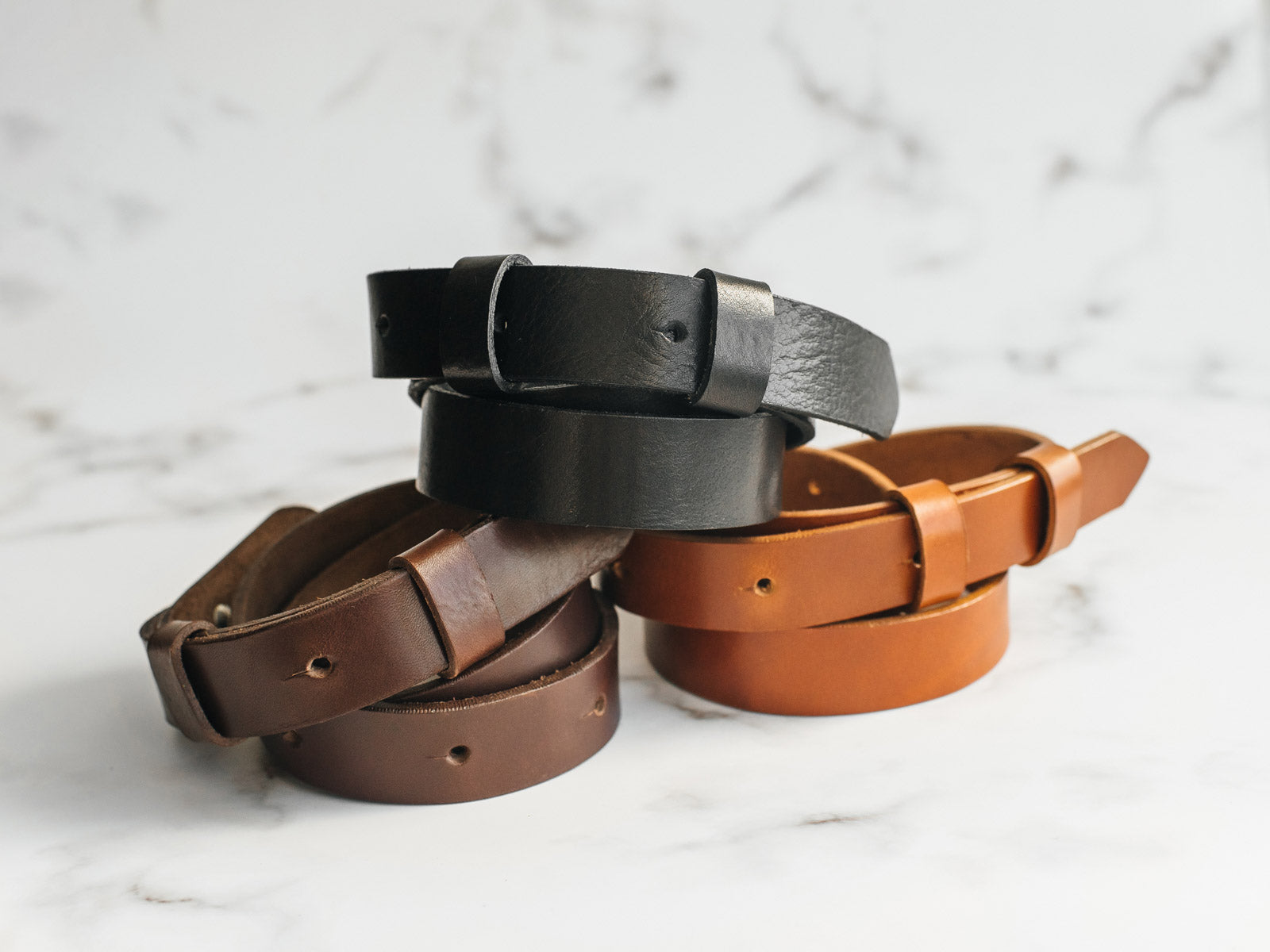 Тонкий шкіряний жіночий ремінь