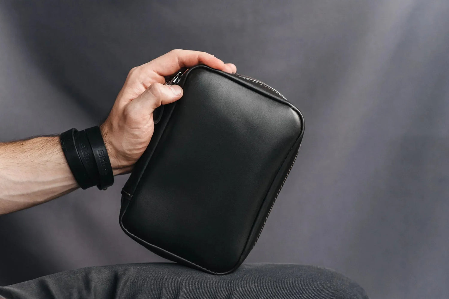 Zippered Leather Organizer for Cables and Tech | Black - Skin and Skin