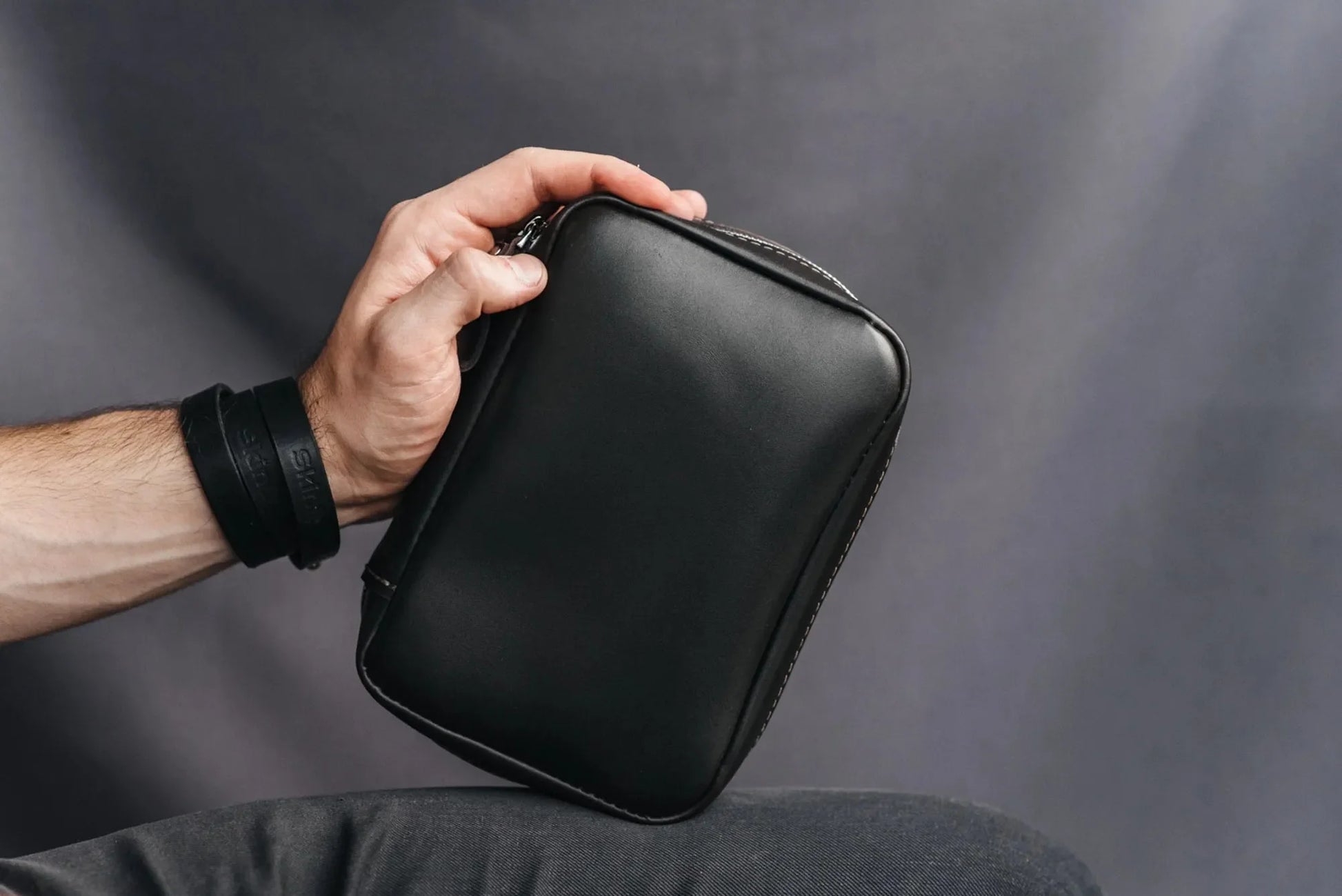 Zippered Leather Organizer for Cables and Tech | Black - Skin and Skin