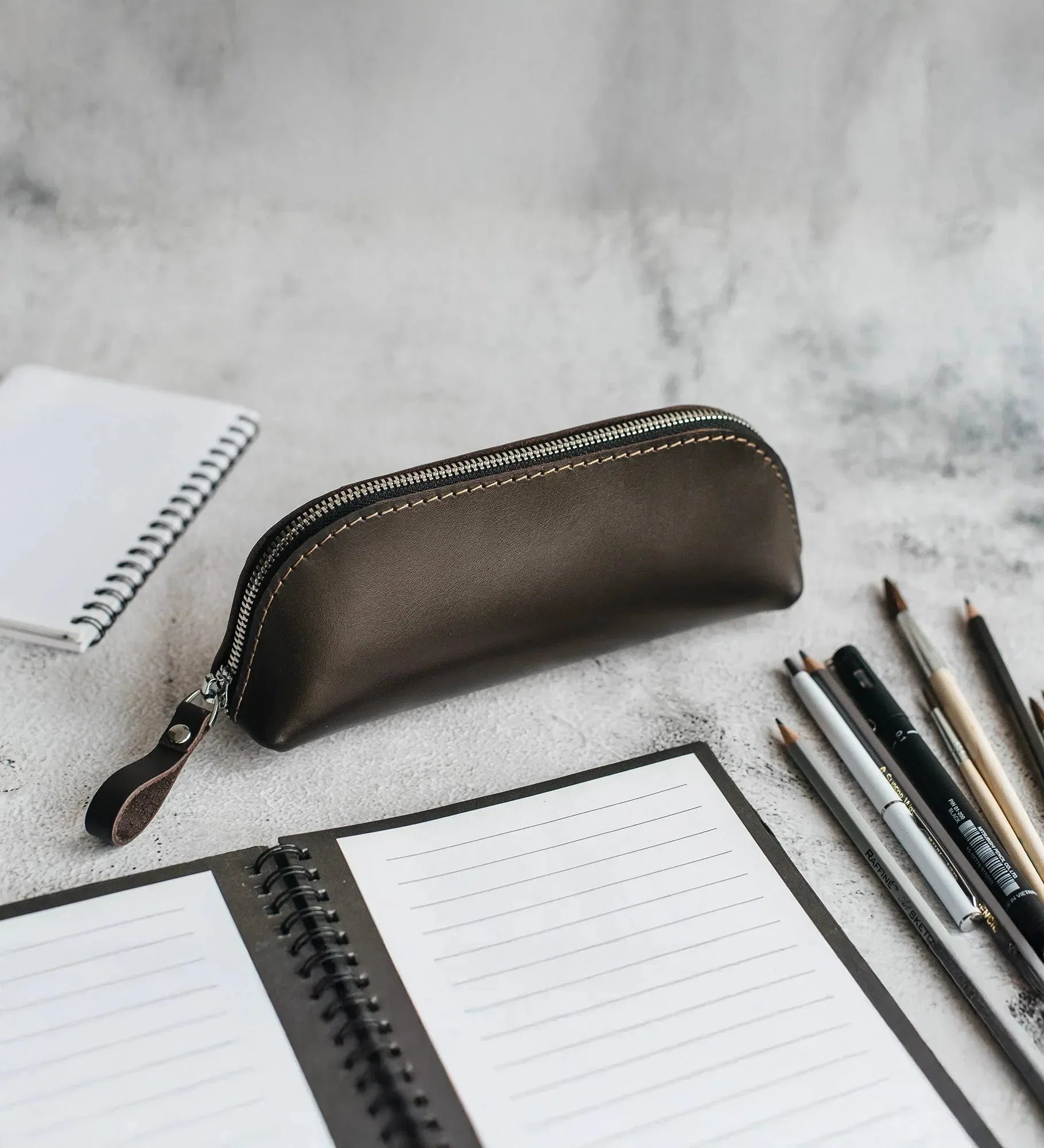 Шкіряний пенал на блискавці