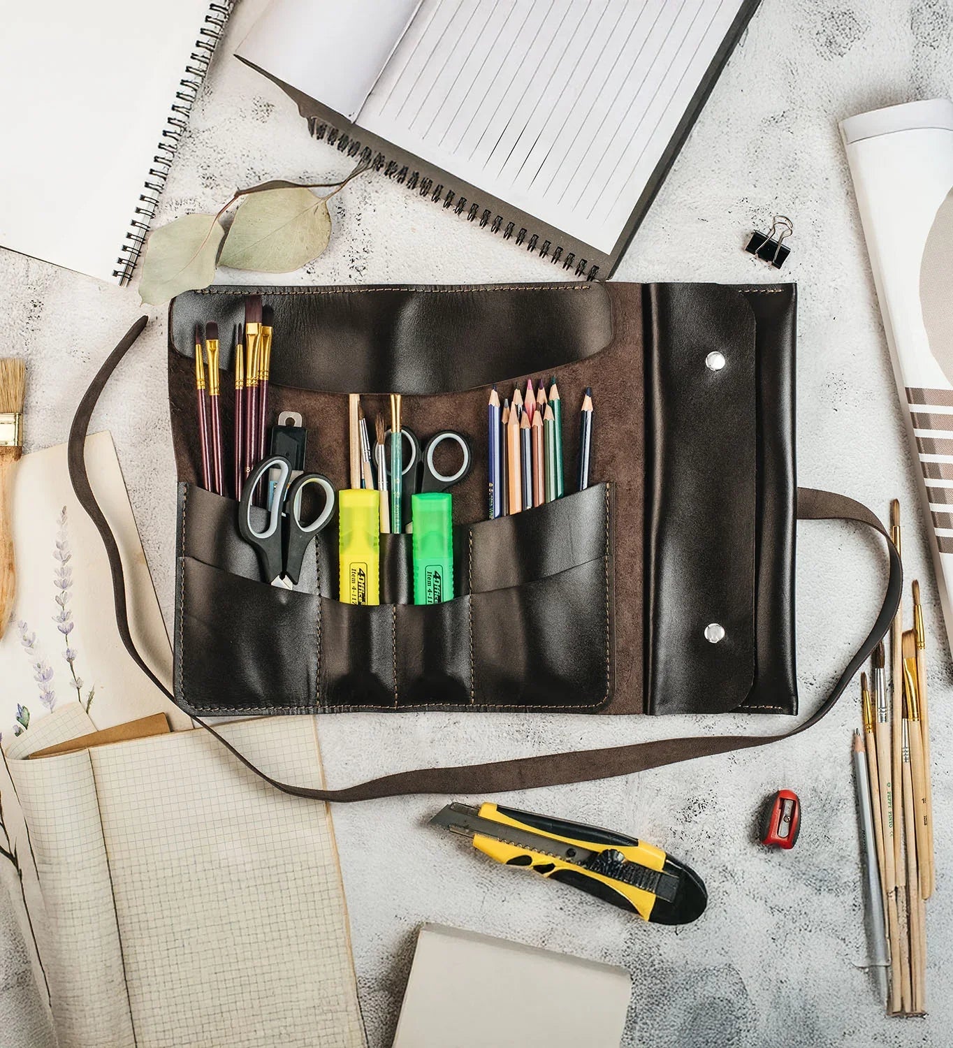 Універсальна скрутка для творчості з гладкої шкіри