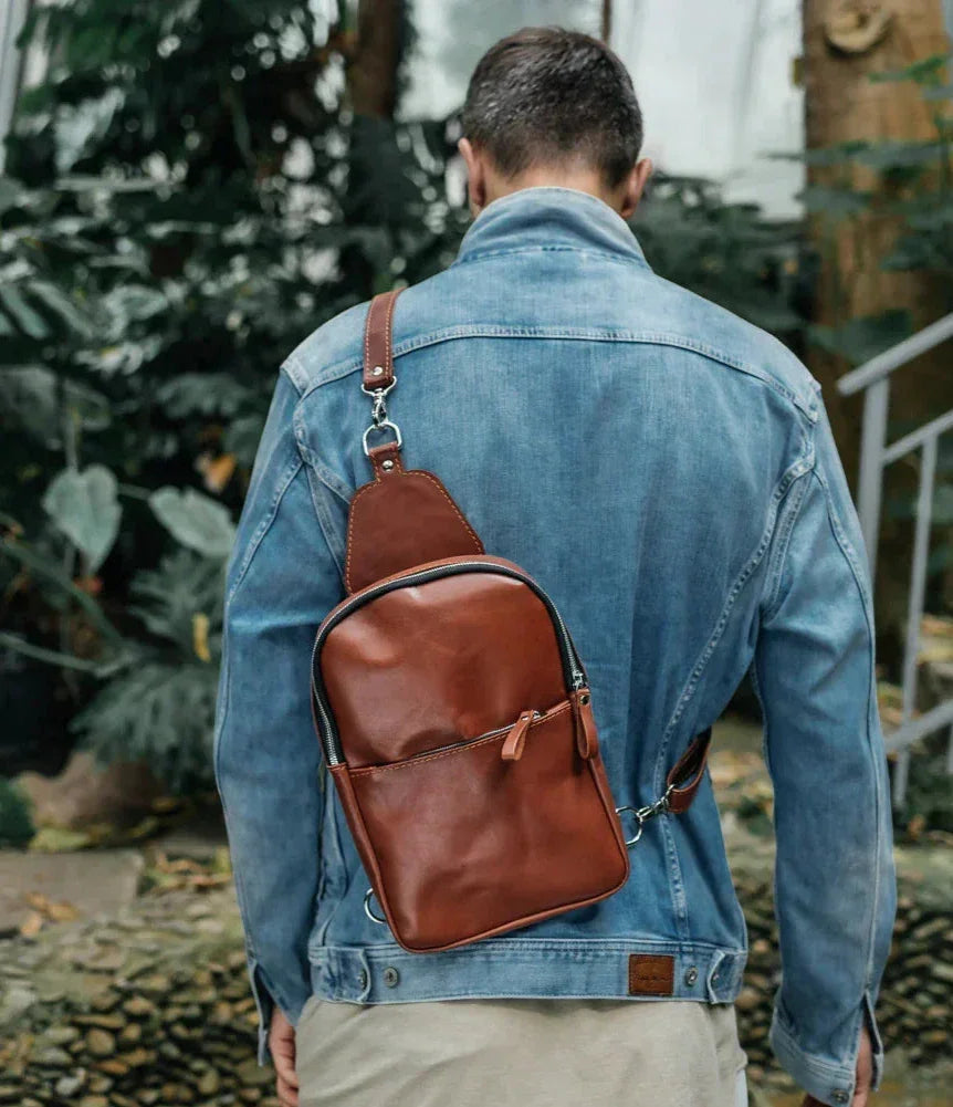 Сумка кросбоді Sling з класичної шкіри