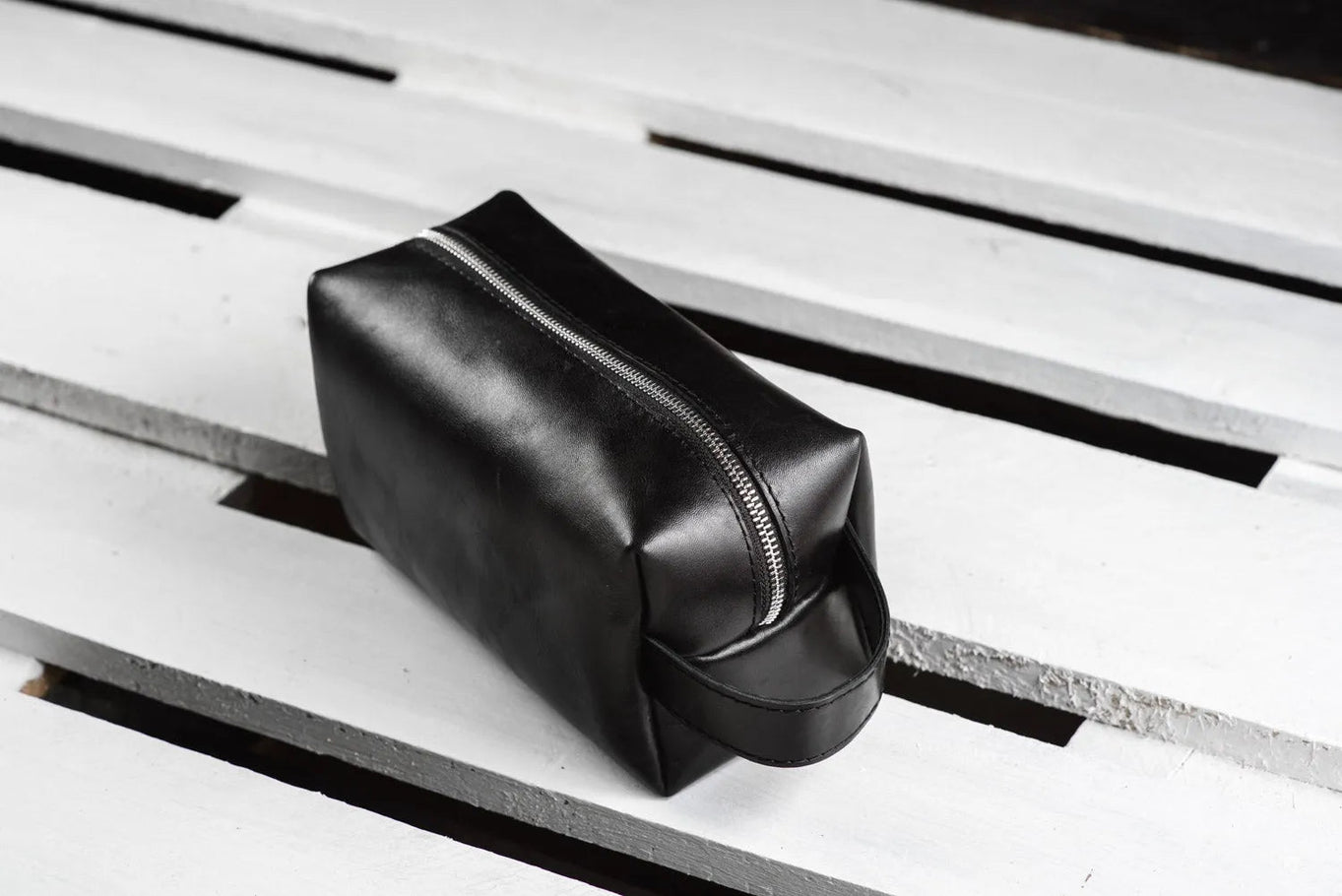 Leather Dopp kit | Smooth Black - Skin and Skin