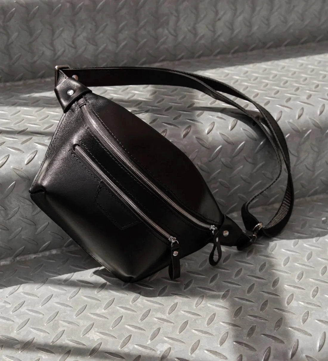 Поясна сумка Bum Bag з класичної шкіри для жінок та чоловіків — Skin&Skin