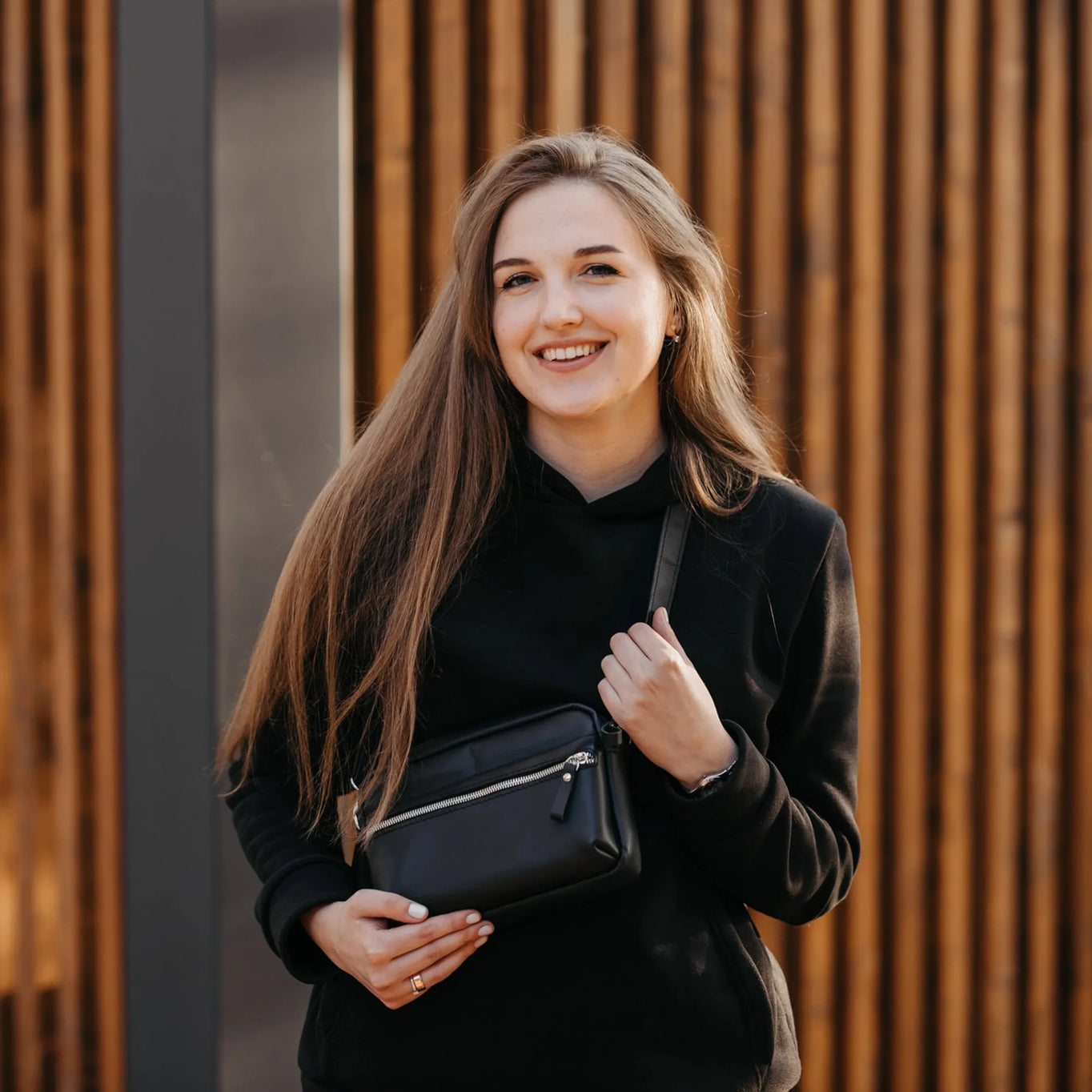 WalkBag - Leather Crossbody for Everyday | Smooth | Black - Skin and Skin