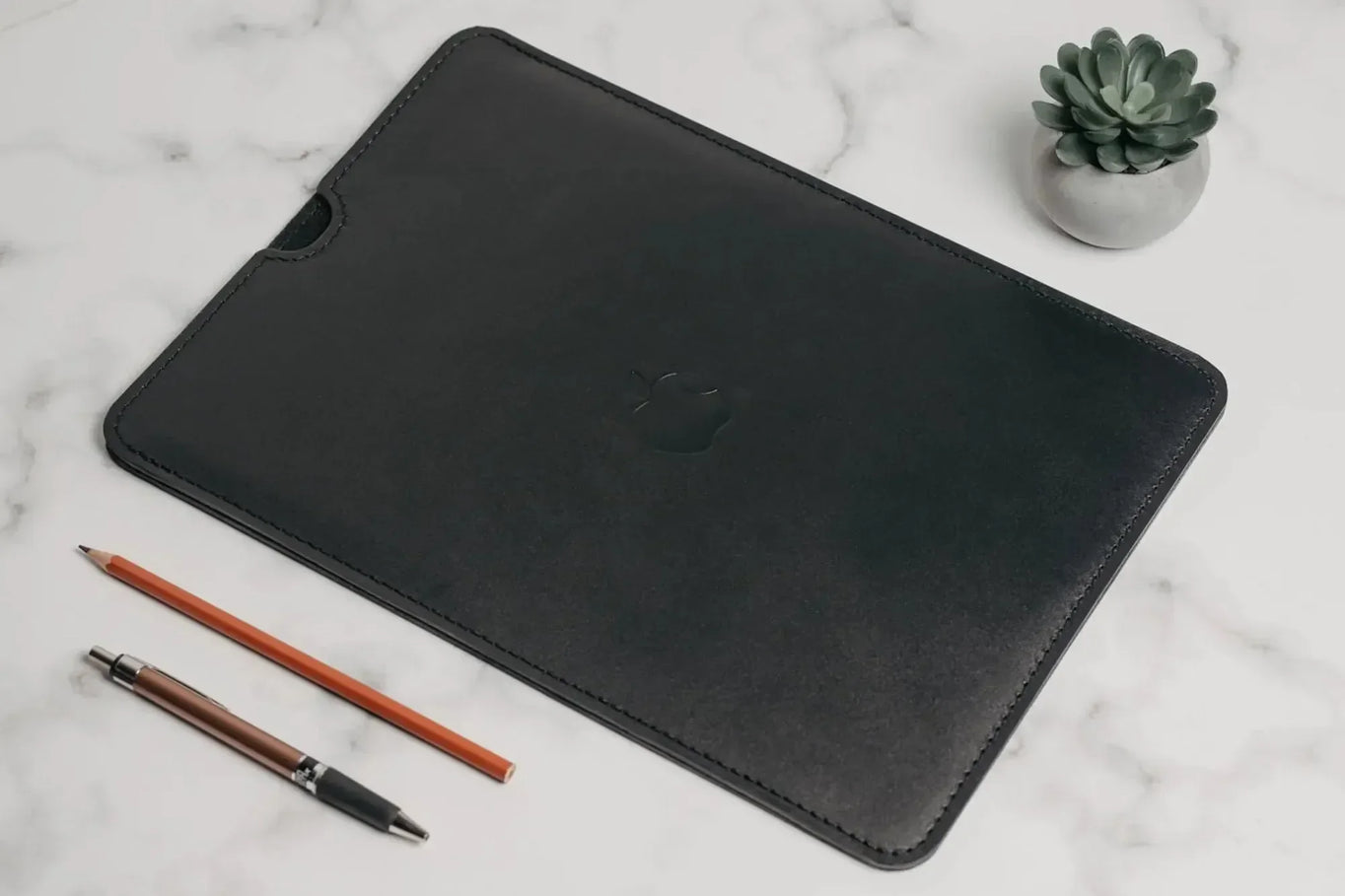 Leather Ipad Case with Wool Lining | Black - Skin and Skin