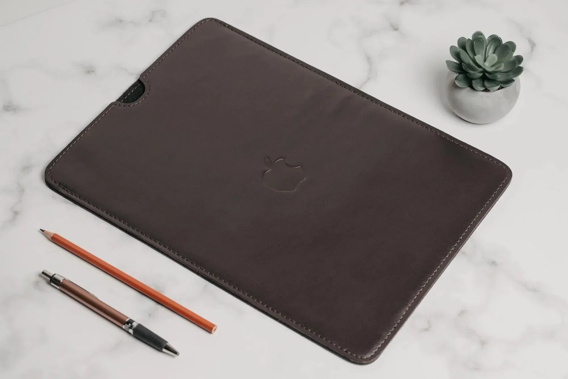 Тонкий шкіряний чохол для MacBook та iPad із повстяною підкладкою | FlatCase