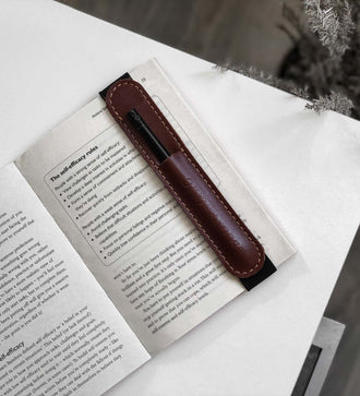 Еластична закладка для книг з натуральної гладкої шкіри, фото 13 — Skin&Skin