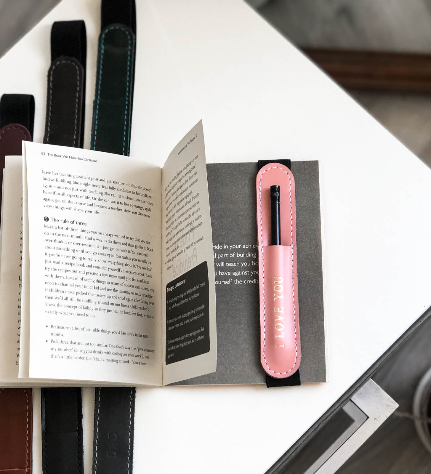 Еластична закладка для книг з натуральної гладкої шкіри, фото 28 — Skin&Skin