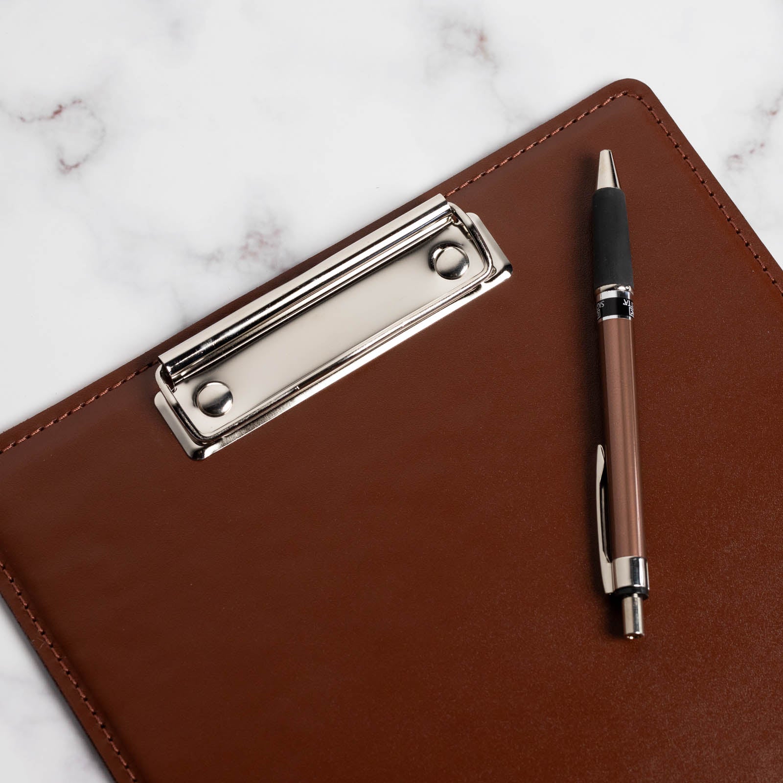 Шкіряна папка-планшет А4 з притиском