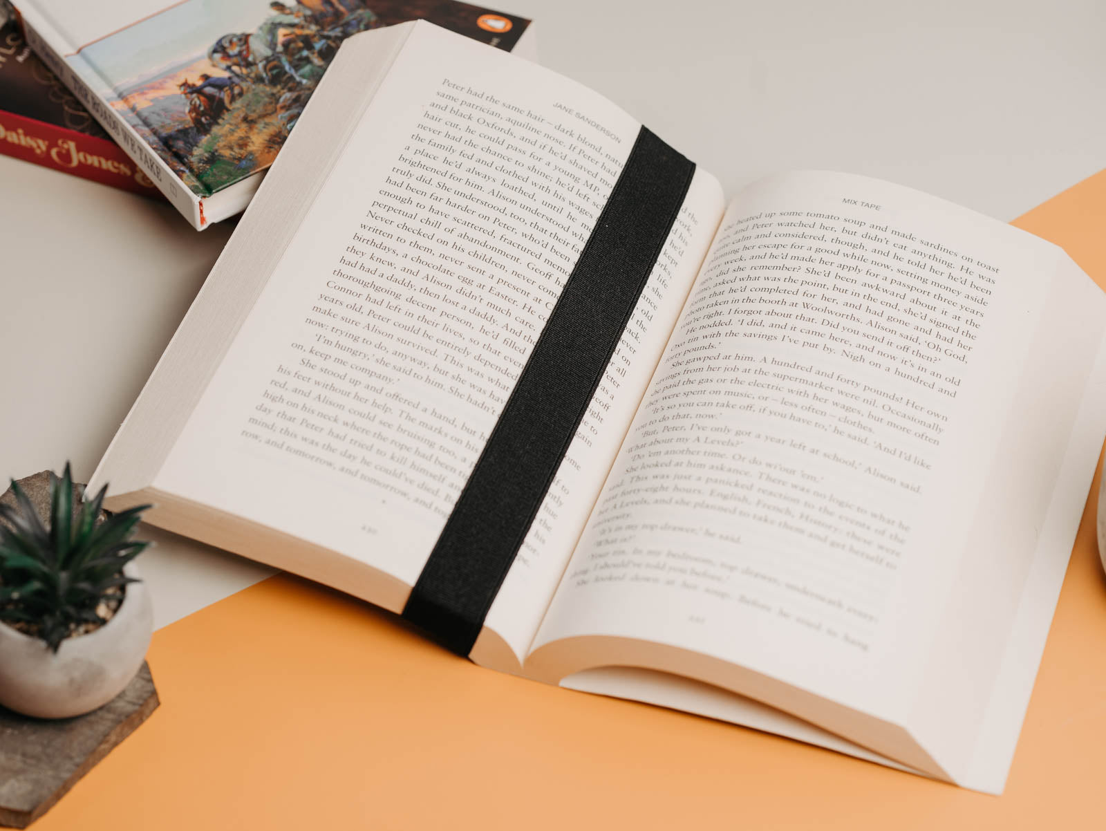Еластична закладка для книг з натуральної гладкої шкіри, фото 4 — Skin&Skin