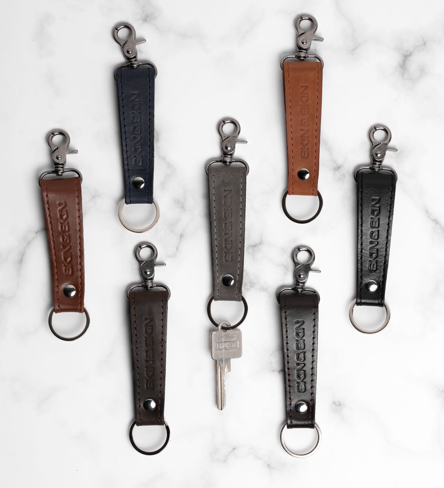 Шкіряний брелок з карабіном