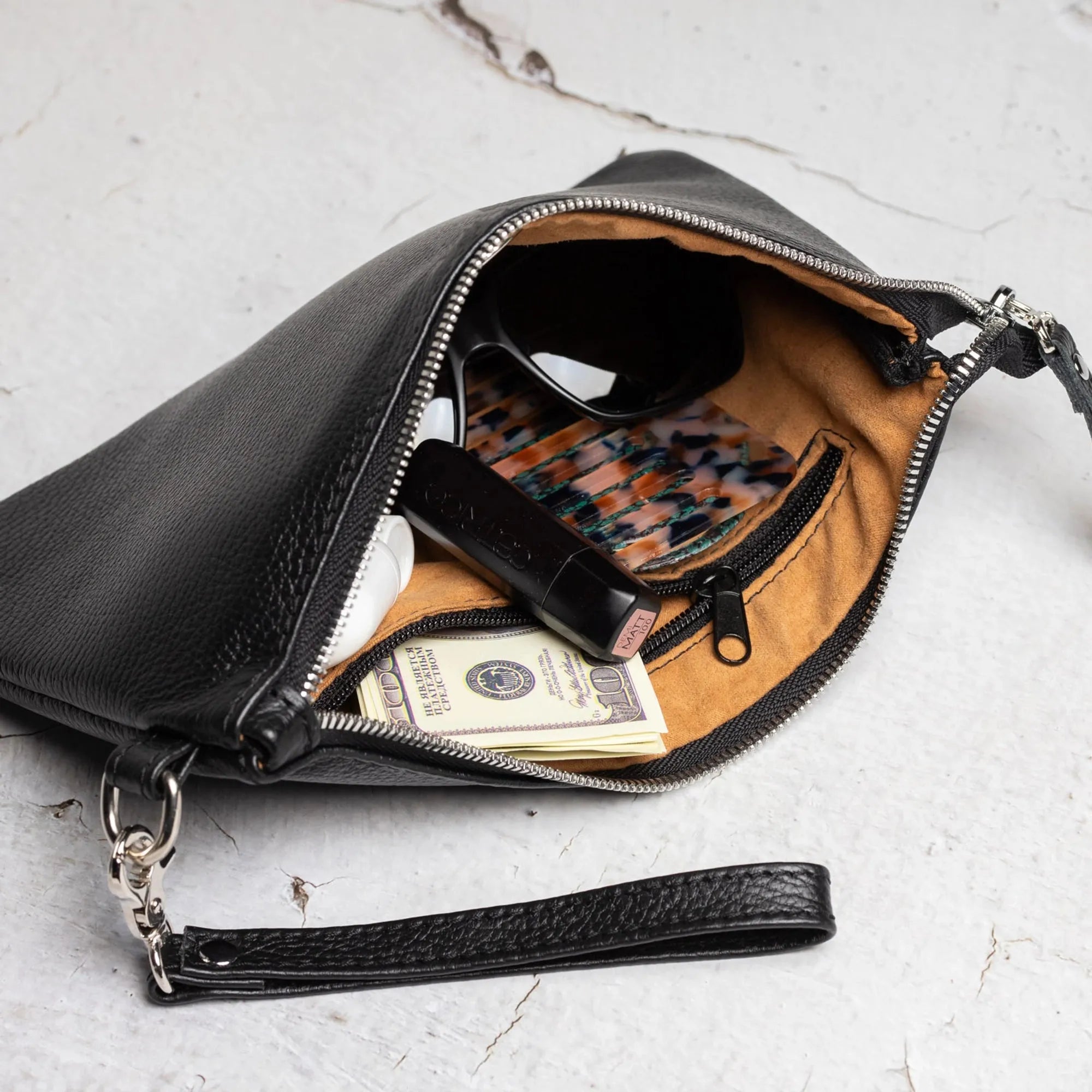 Zippered Full grain Leather Clutch | Graini Black - Skin and Skin