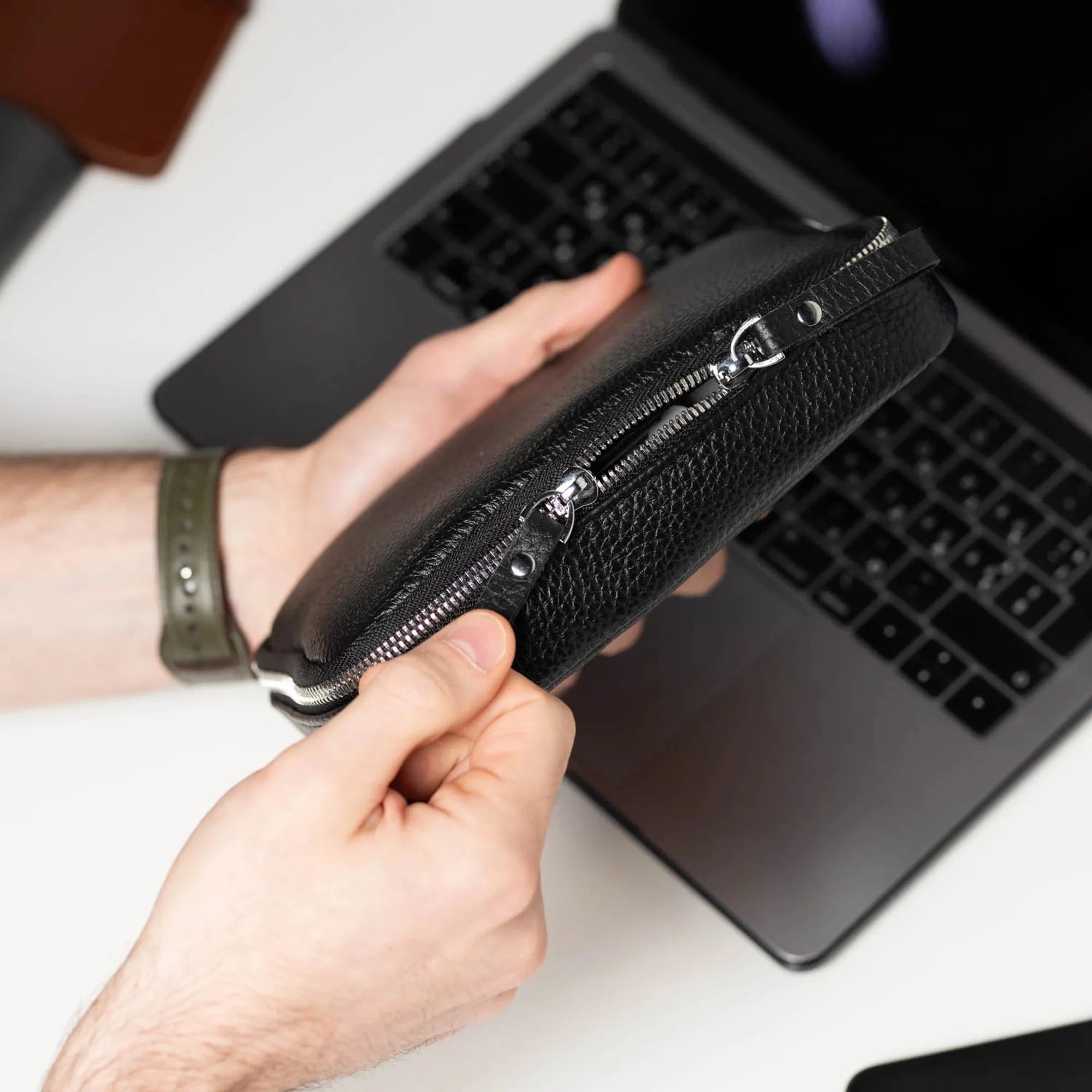 Leather Tech Organizer for Daily Use | Grainy Black - Skin and Skin