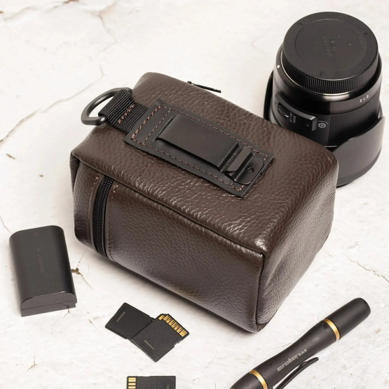 Full-Grain Leather Camera Lens Case | Chocolate Brown - Skin and Skin