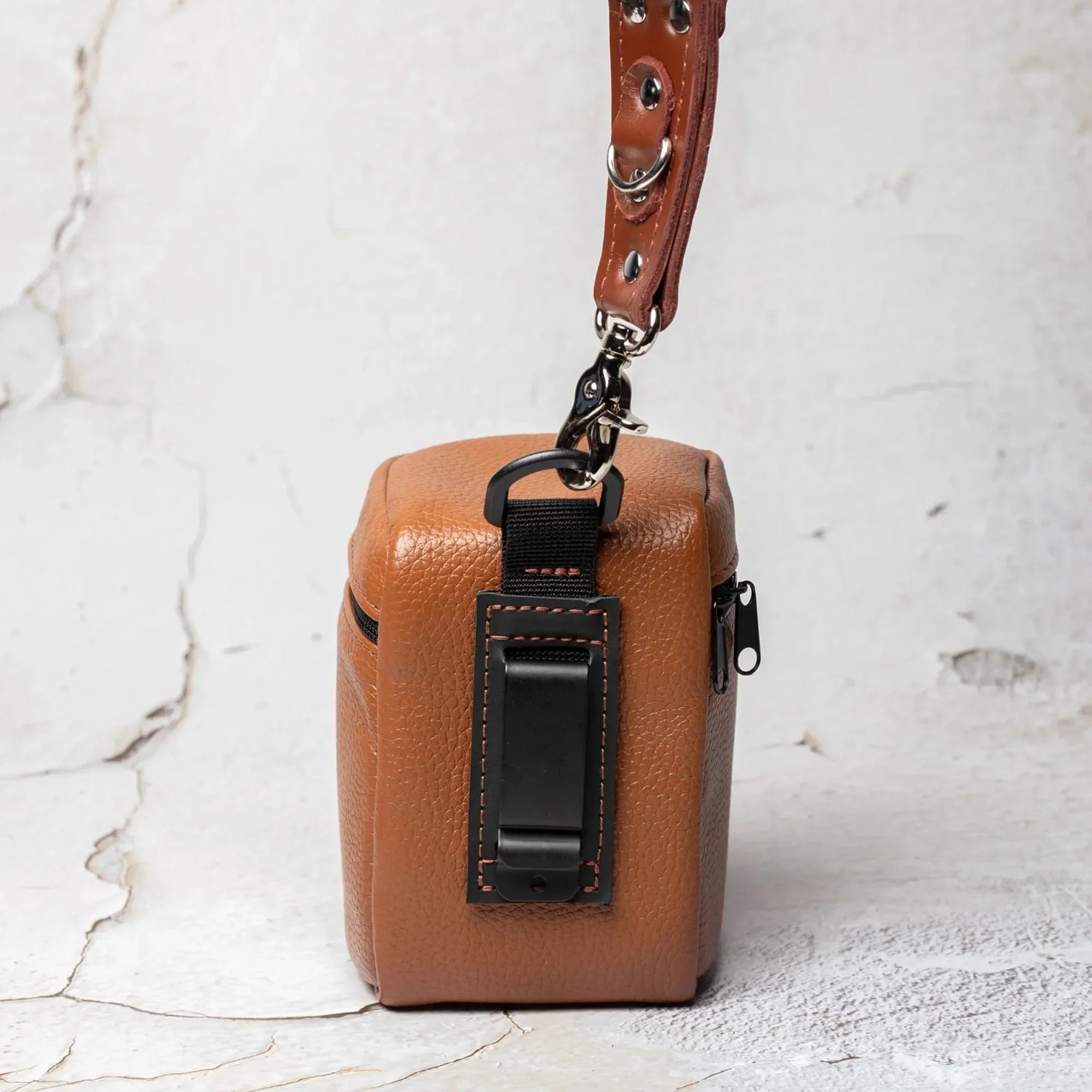 Full-Grain Leather Camera Lens Case | Cognac - Skin and Skin