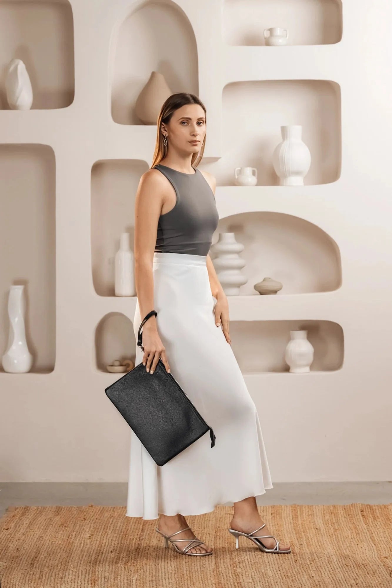 Zippered Full grain Leather Clutch | Graini Black - Skin and Skin