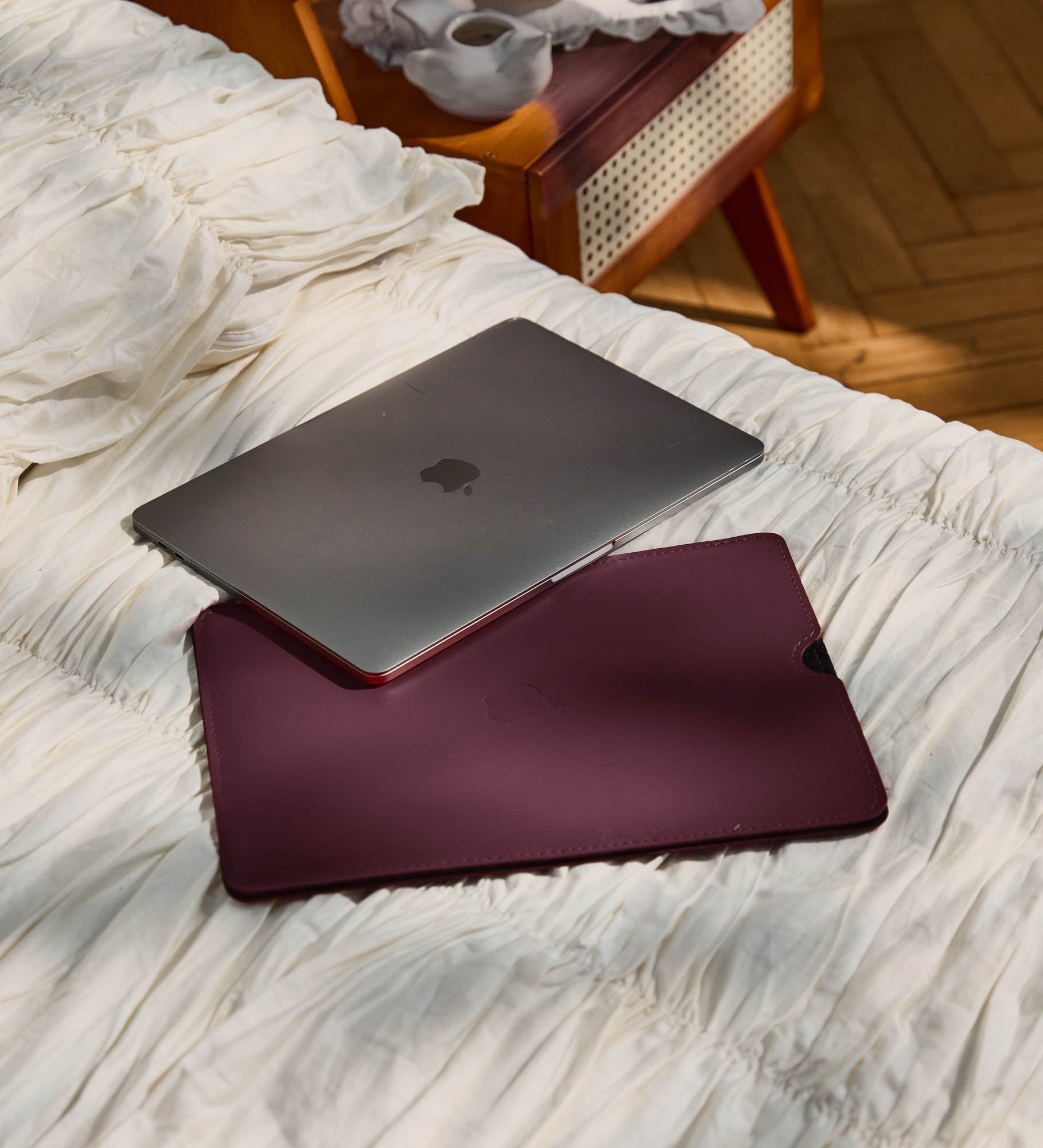 Тонкий шкіряний чохол для MacBook та iPad із повстяною підкладкою | FlatCase