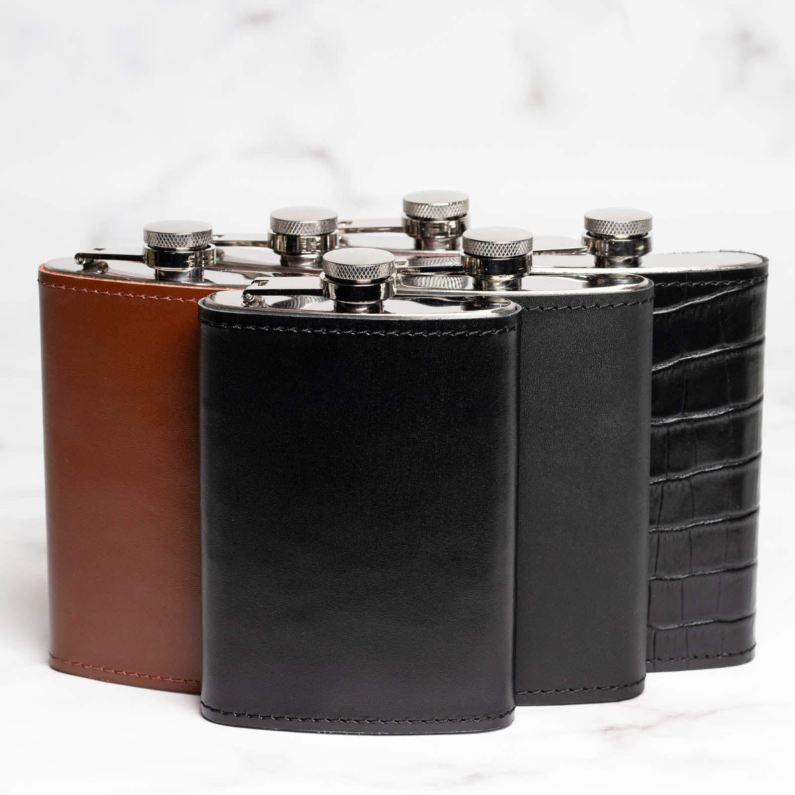 Фляга в чохлі з гладкої шкіри