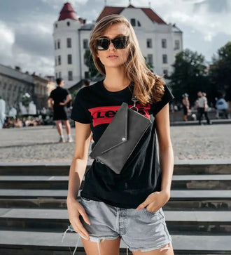 Шкіряна жіноча сумка-трансформер на пояс і через плече | Crossbody-конверт, фото 21 — Skin&Skin