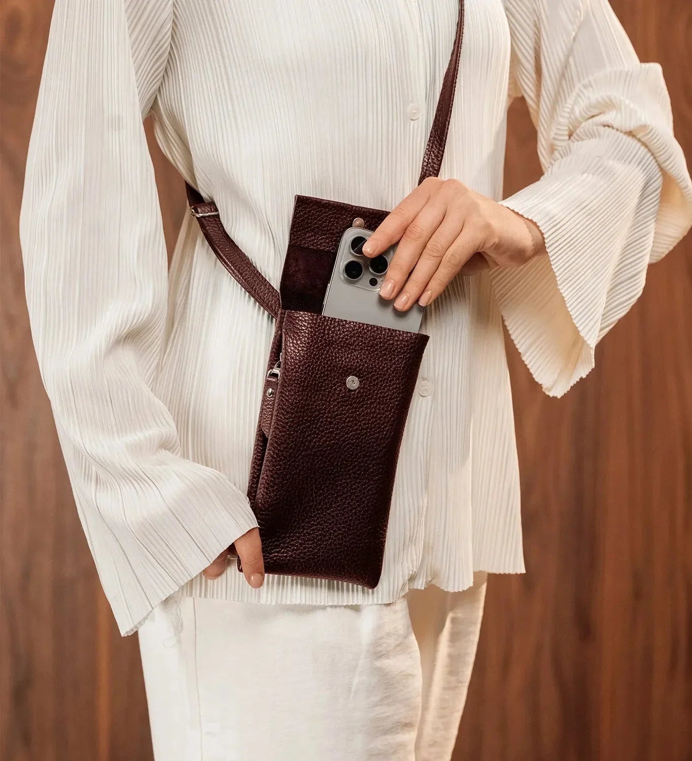 Шкіряна сумка для телефону