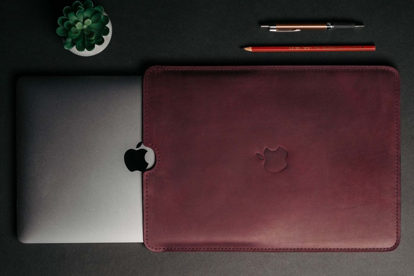 Кожаный чехол для MacBook FlatCase Бордовый Крейзи Хорс 15.6 LC05BGH-15 фото