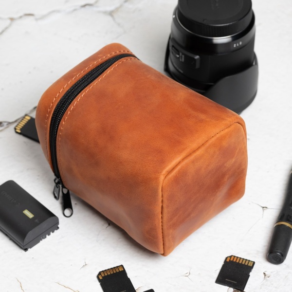 Футляр для объектива Lens case M коньячный крейзи-хорс LA37COH-M фото