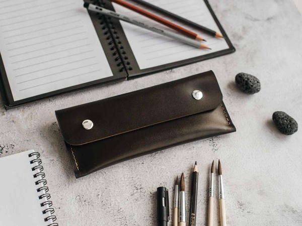 Кожаный пенал для ручек на кнопках коричневый LA46BR фото