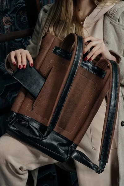 Рюкзак зі шкіри та повсті Woolberg коричневий BP02BR фото